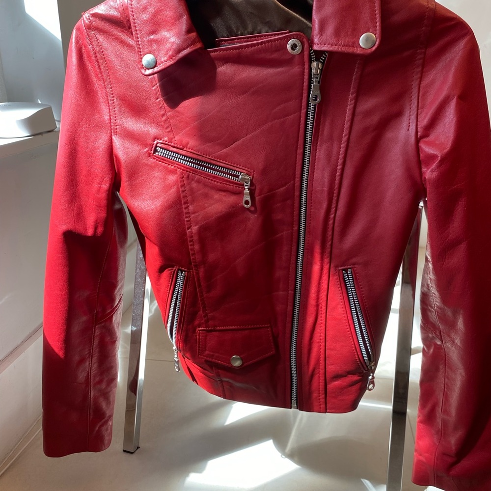 Beautiful red leather jacket, girls small, warm, perfect for fall and winter